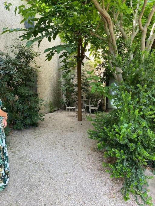 Appartement Eygalieres Avec Petit Jardin Exteriér fotografie