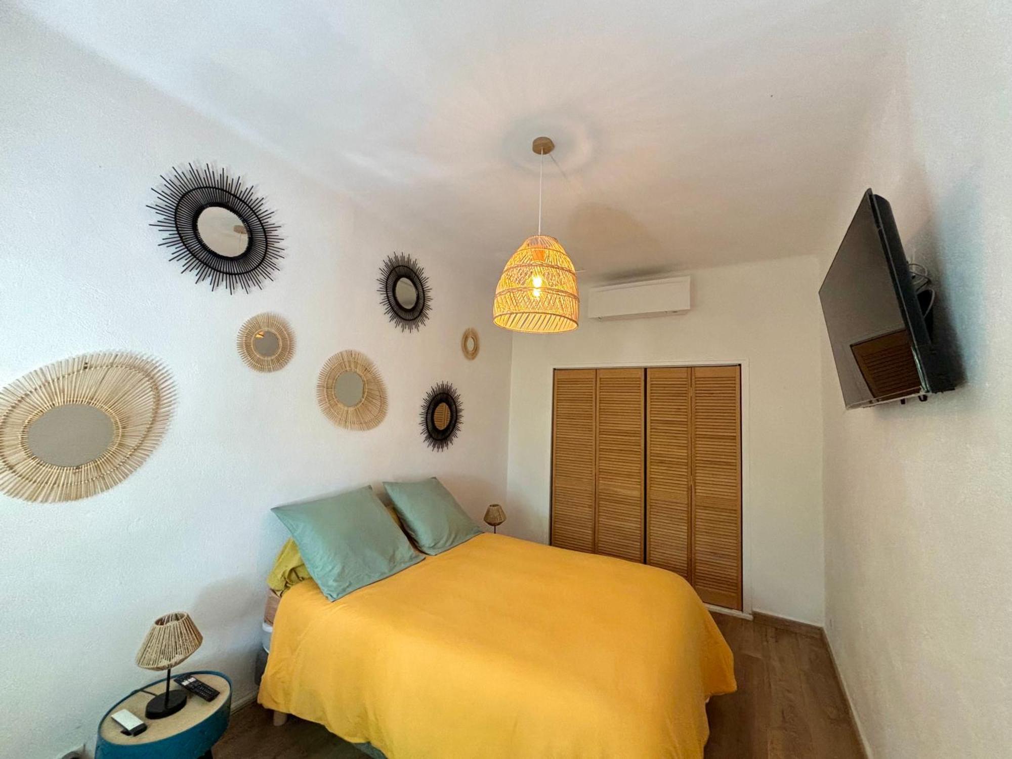 Appartement Eygalieres Avec Petit Jardin Exteriér fotografie