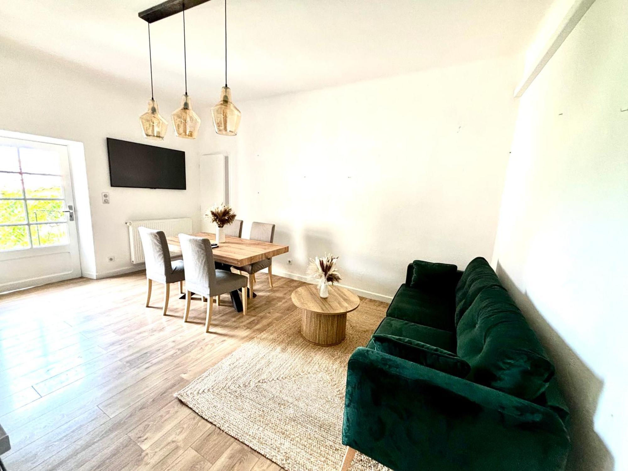 Appartement Eygalieres Avec Petit Jardin Exteriér fotografie